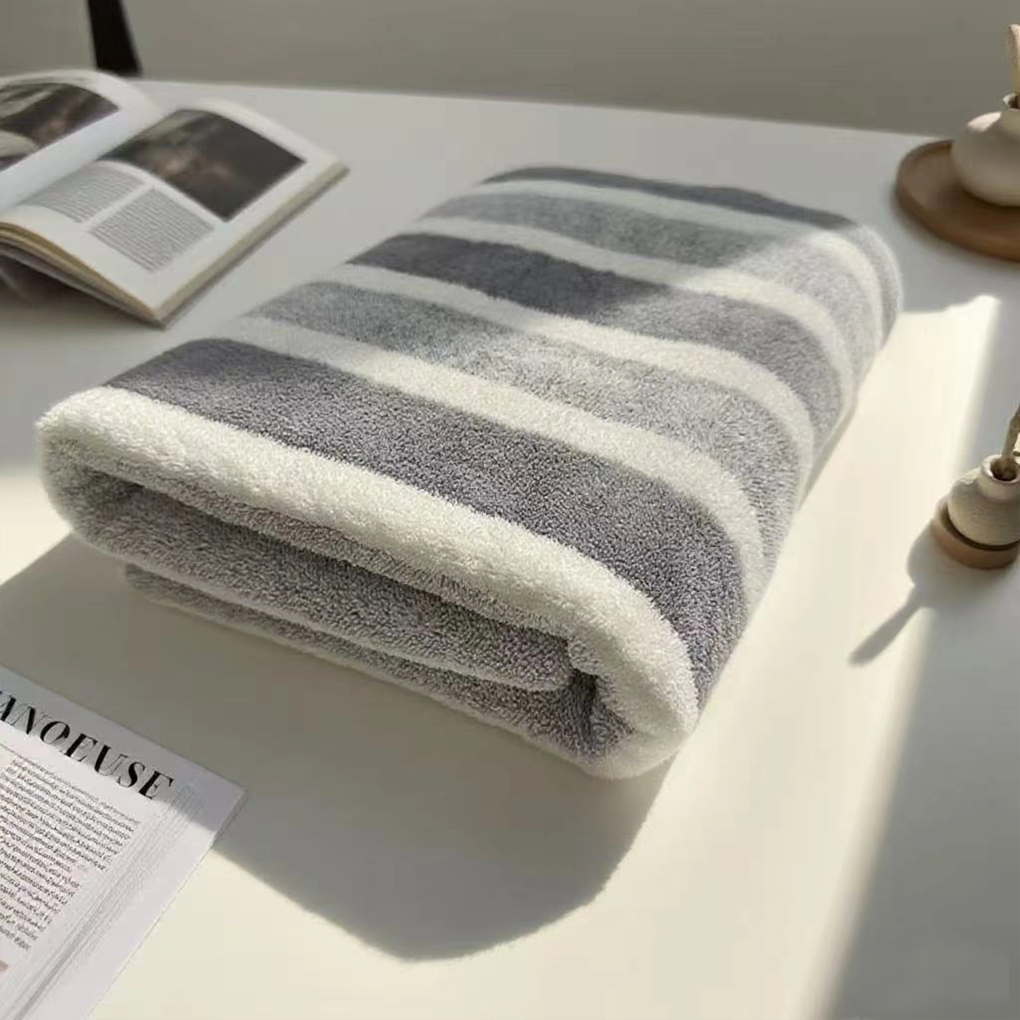 Serviette de bain épaisse — Ultra-absorbante, séchage rapide