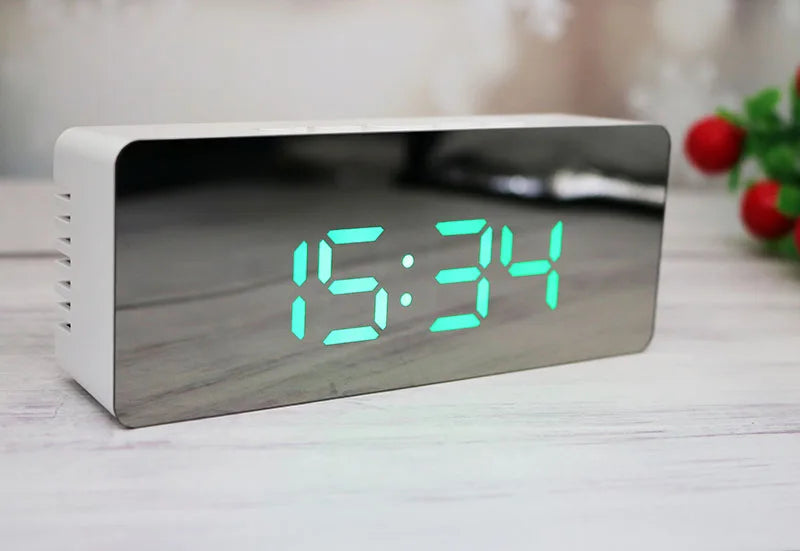 Réveil Digital LED Température — Chambre Bureau