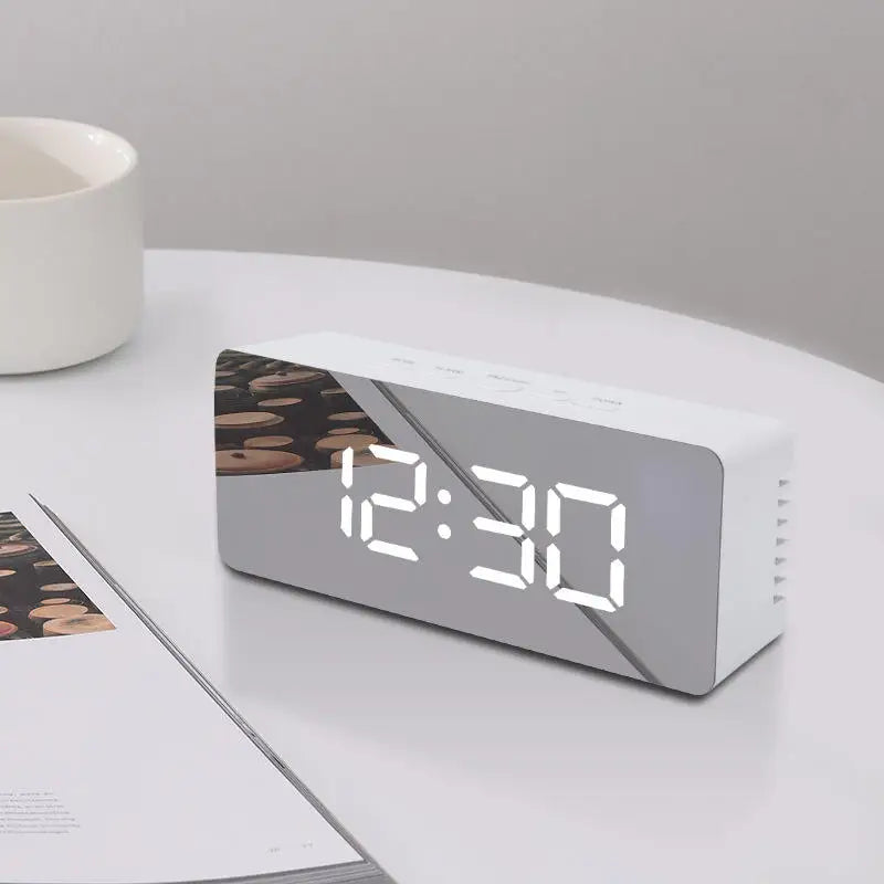 Réveil Digital LED Température — Chambre Bureau